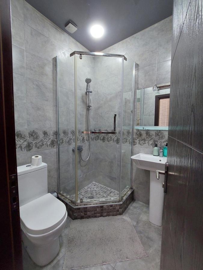 Appartamento Helen'S House Batumi Esterno foto