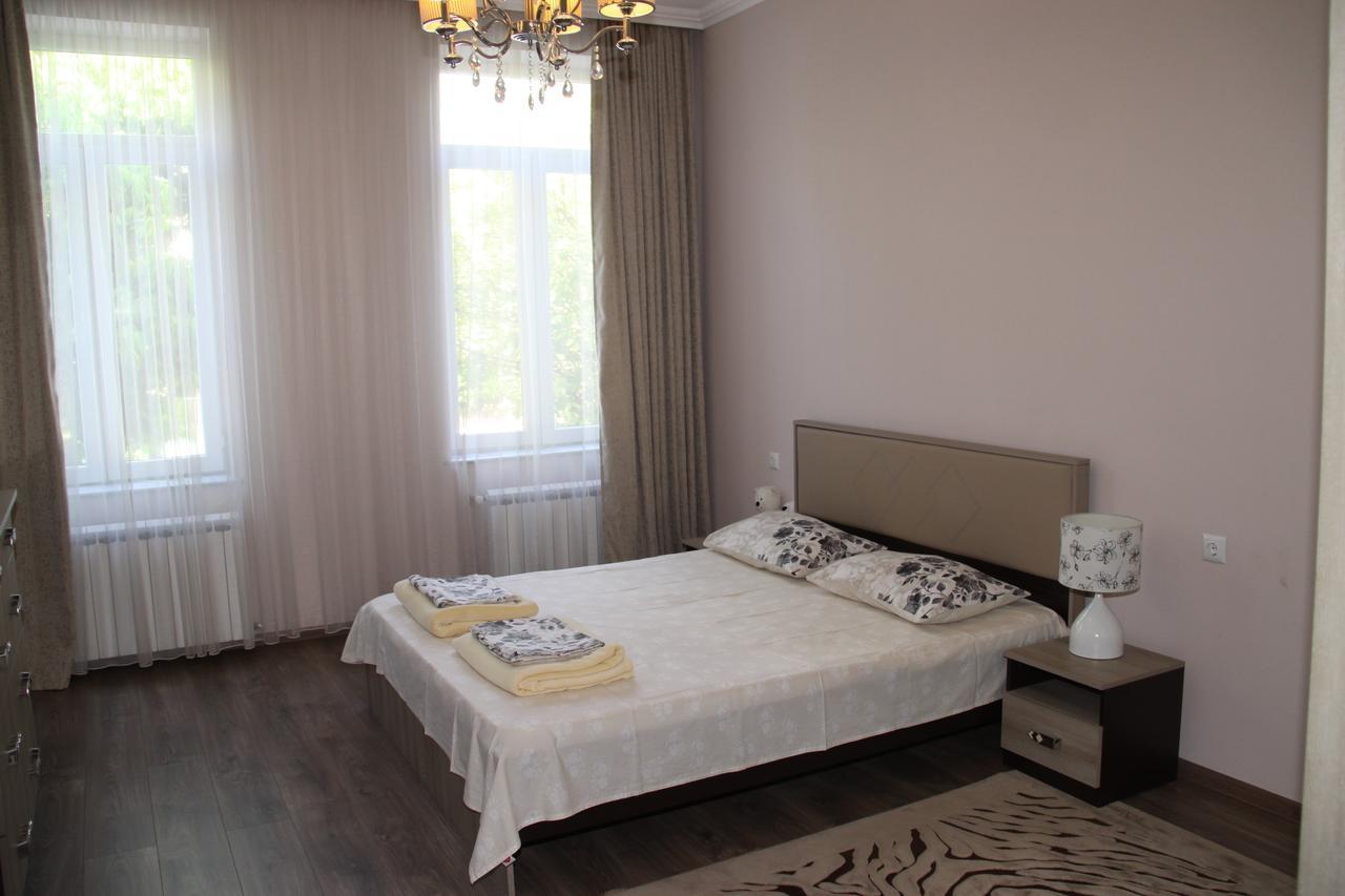 Appartamento Helen'S House Batumi Esterno foto
