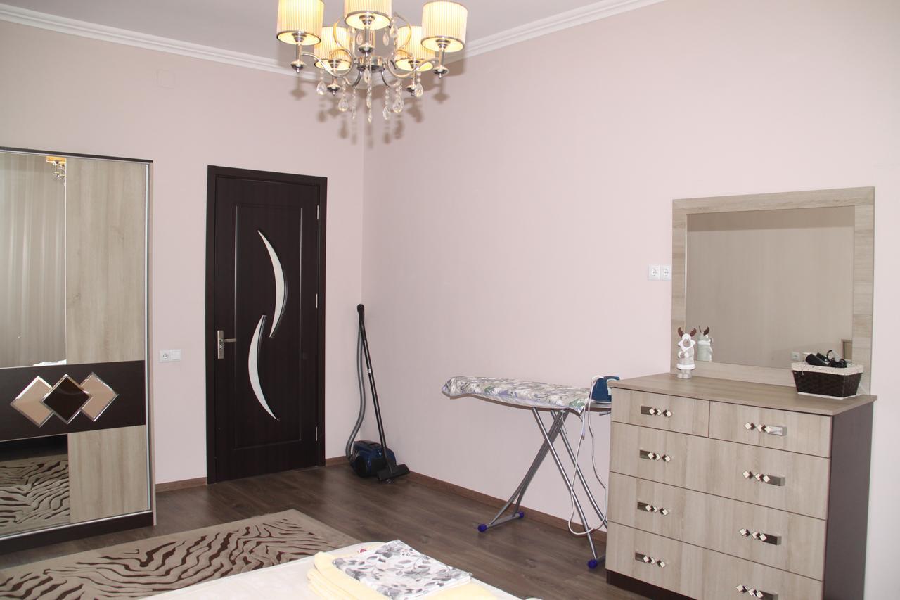 Appartamento Helen'S House Batumi Esterno foto