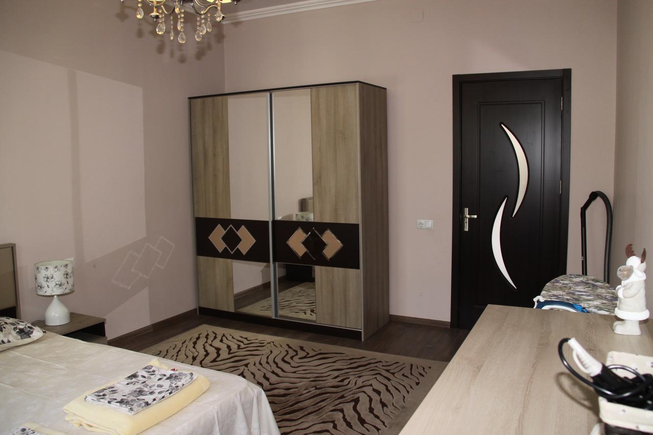 Appartamento Helen'S House Batumi Esterno foto